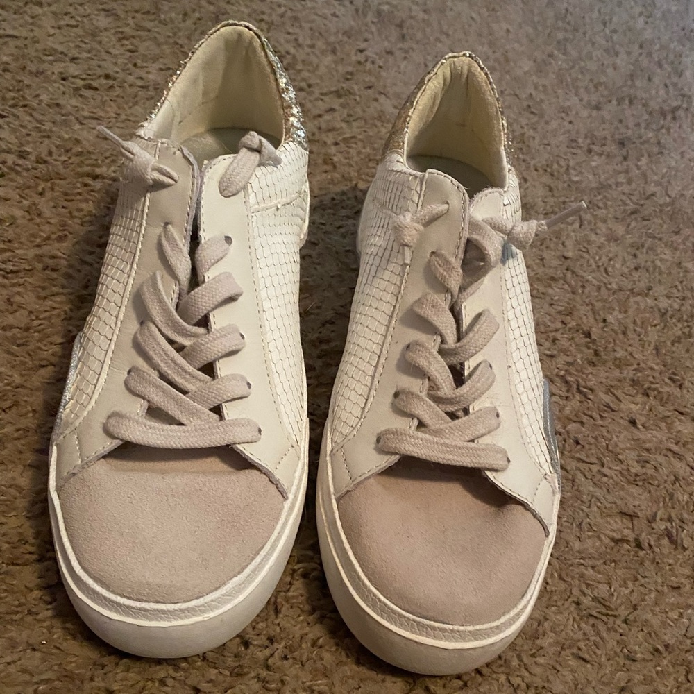Dolce Vita Zina Sneakers - size 7